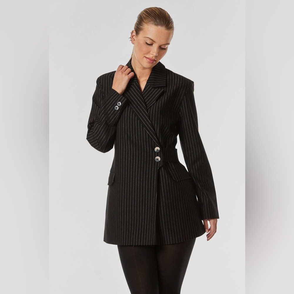 NWT NOLI SPADE BLAZER - BLACK PINSTRIPE
